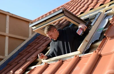 Pose de fenêtres de toit Velux à Asco